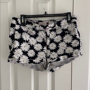 Daisy Patterned Shorts
